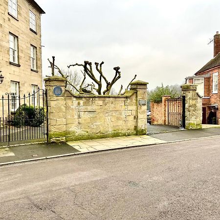 Flower Cottage By Ludlow Castle With Onsite Parking Екстериор снимка