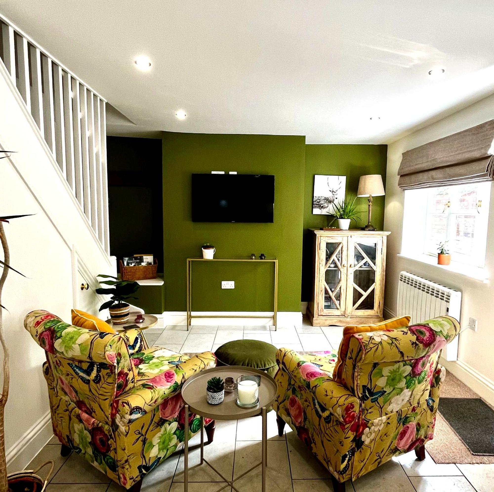 Flower Cottage By Ludlow Castle With Onsite Parking Екстериор снимка