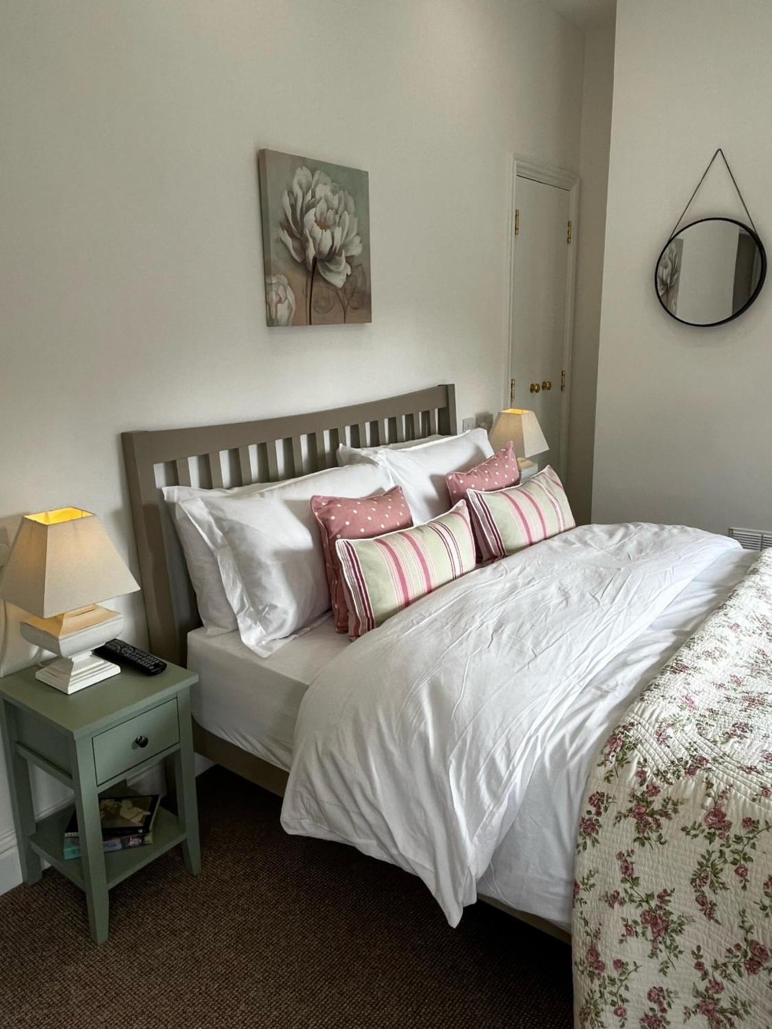 Flower Cottage By Ludlow Castle With Onsite Parking Екстериор снимка