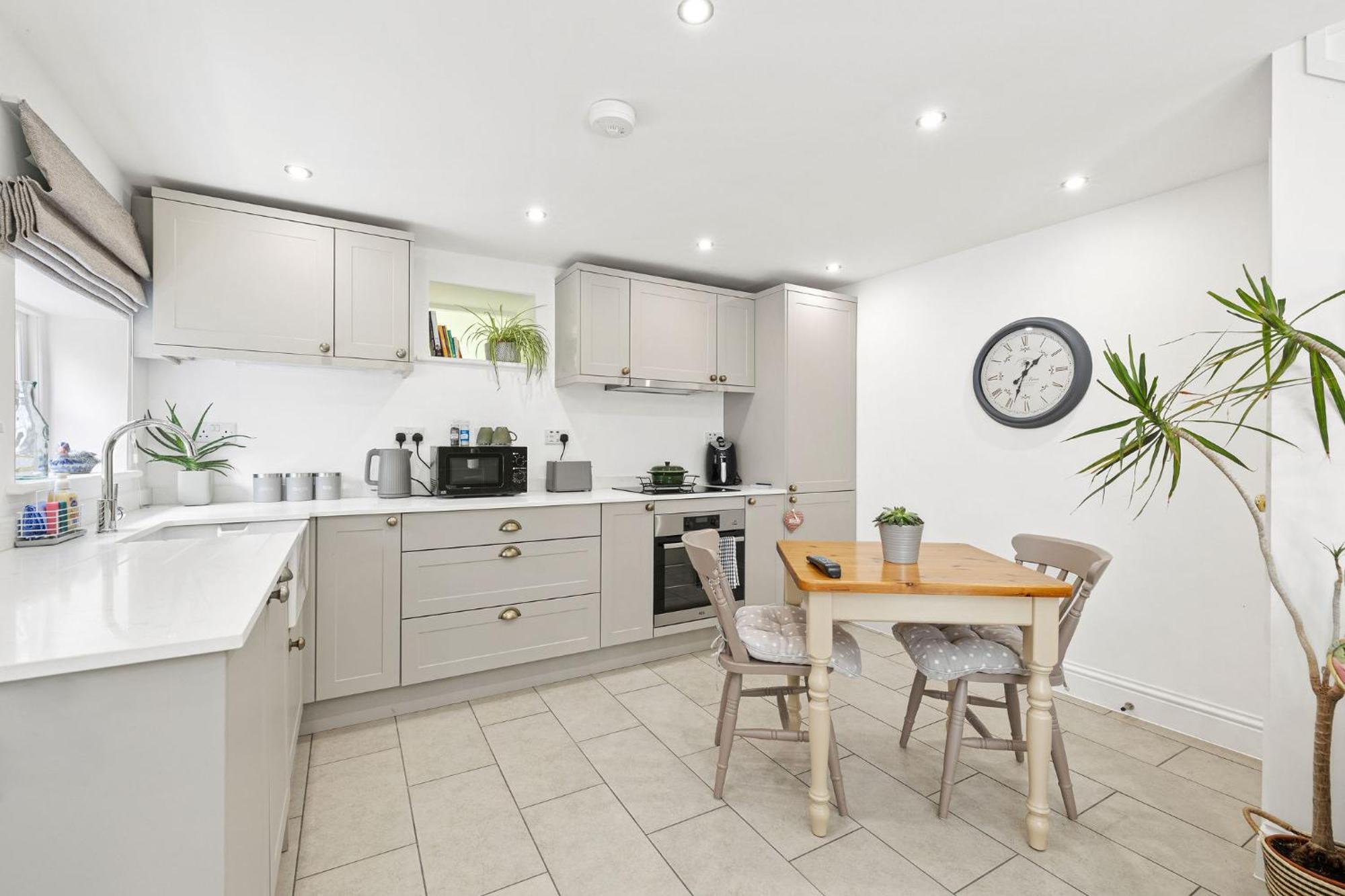 Flower Cottage By Ludlow Castle With Onsite Parking Екстериор снимка